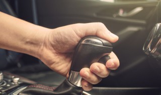 自動檔車正確起步的方法 標準操作流程指南