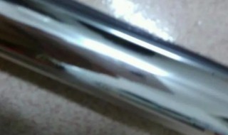 怎么把玻璃上的防曬膜撕掉(窗戶上的防曬膜怎么撕)