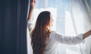 女朋友開心一笑早安祝福短信 關于女朋友開心一笑早安祝福短信