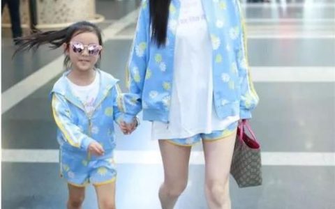 賈乃亮李小璐甜馨照片(賈乃亮李小璐和甜馨照片)