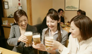 夢見飲酒是什么意思 夢見飲酒的意思