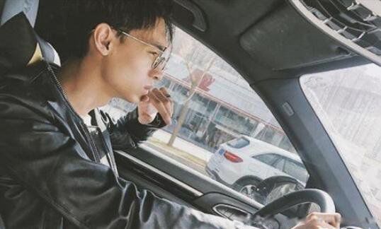 秦霄賢是真的富二代嗎 家酒店都在哪里有多少家