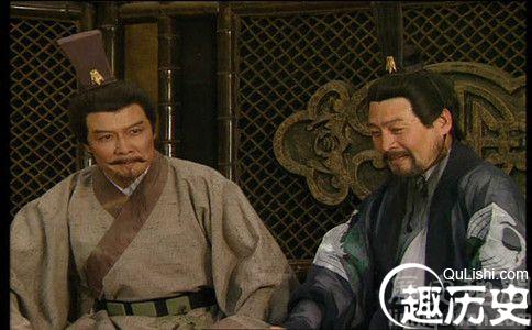 三國謀臣徐庶之母打曹操時用的是什么? 三國謀臣徐庶之母打曹操時用的是什么?