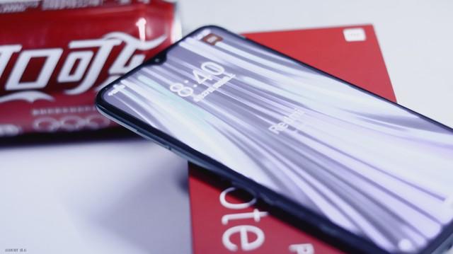谷歌Pixel 8 Pro放棄曲面屏設計，直屏會回歸主流旗艦手機嗎？