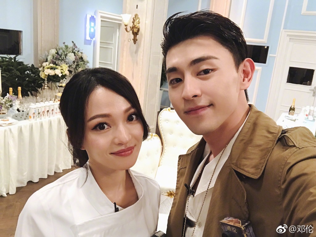 鄧倫整牙前后對比圖 鄧倫的牙齒很黃