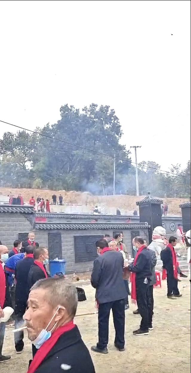 最近知道我們家族是六百年前左右從南昌遷到湖北的，各位小伙你們家族的遷徙史是怎樣的？