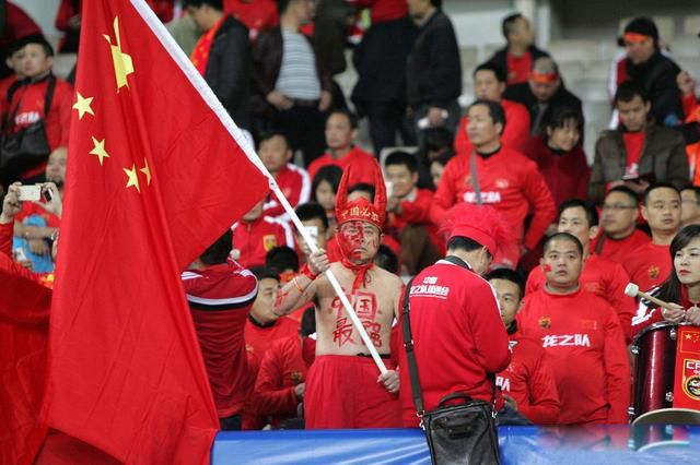陳戌源為什么還不下課 不進12強李鐵是必然下課
