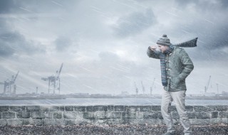 暴雨哪些地方不能走 暴雨時不能走的地方