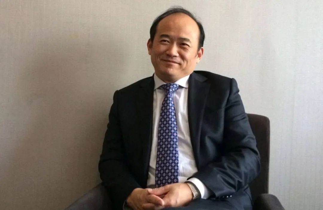 湖北前首富蘭世立被判無罪后高調亮相，稱被人誣告，被羈押879天，百億資產化為烏有
