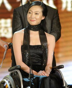 劉巖為什么坐輪椅 劉巖如何