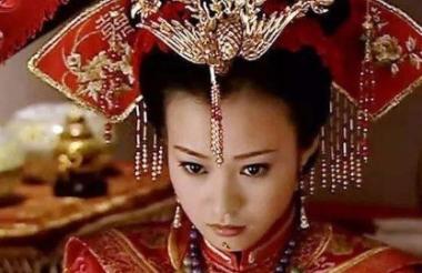 她懷著孩子被趕出了皇宮，最后結果如何？
