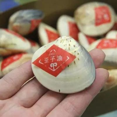 蛤蜊油和凡士林哪個好 蛤蜊油有什么作用