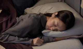 能不能帶著耳機睡覺 可以帶著耳機睡覺嗎