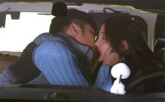 楊穎和陳赫在車內熱吻 陳赫baby車內擁吻是怎么回事真的嗎