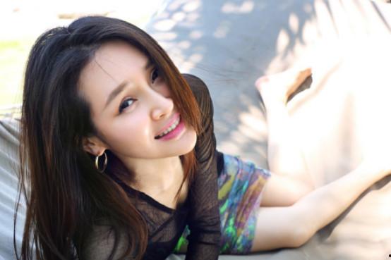 于明加老公胡俊個人簡歷(于明加老公胡俊的照片 結婚照)
