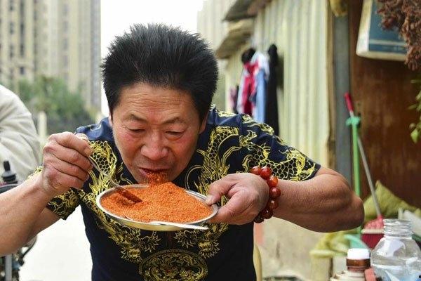 李永志中國辣王是真吃嗎(中國吃辣椒大王李永志)