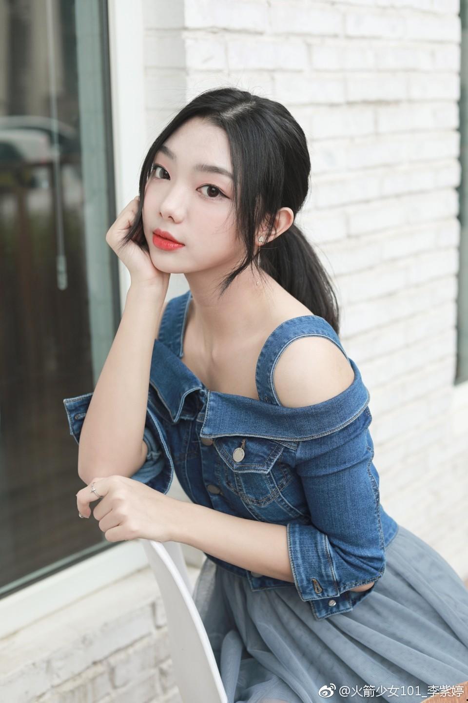 楊蕓晴和李紫婷什么關系？網友說楊蕓晴是t